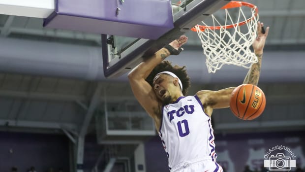 Micah  Peavy Dunk